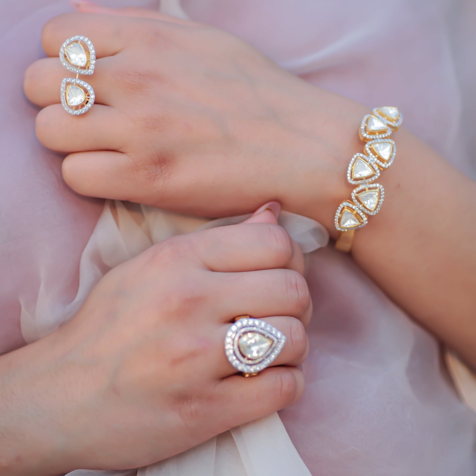 Trillion Polki Handcuff