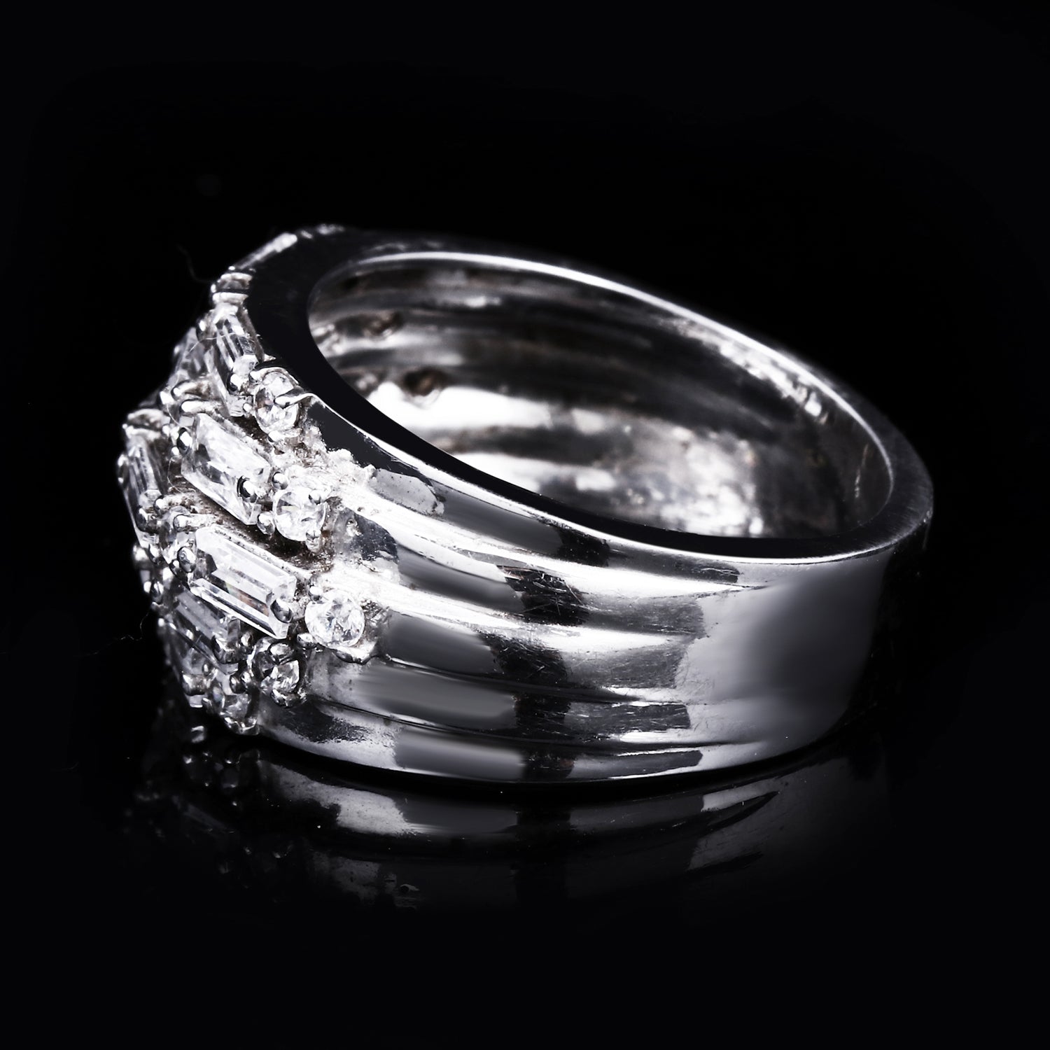 Classic Baguette Ring
